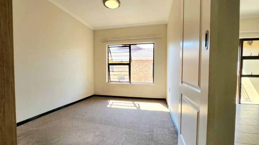 1 Bedroom Property for Sale in Olivedale Gauteng