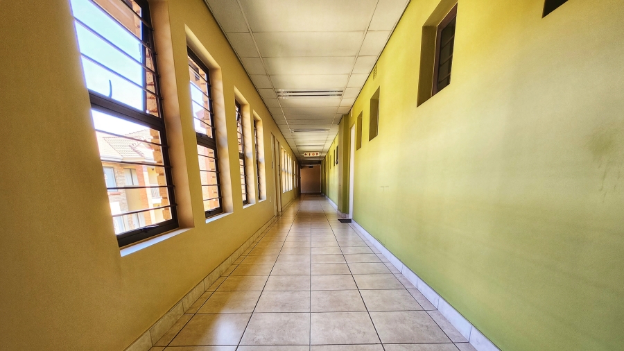 1 Bedroom Property for Sale in Olivedale Gauteng