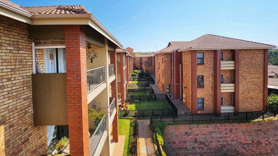 1 Bedroom Property for Sale in Olivedale Gauteng