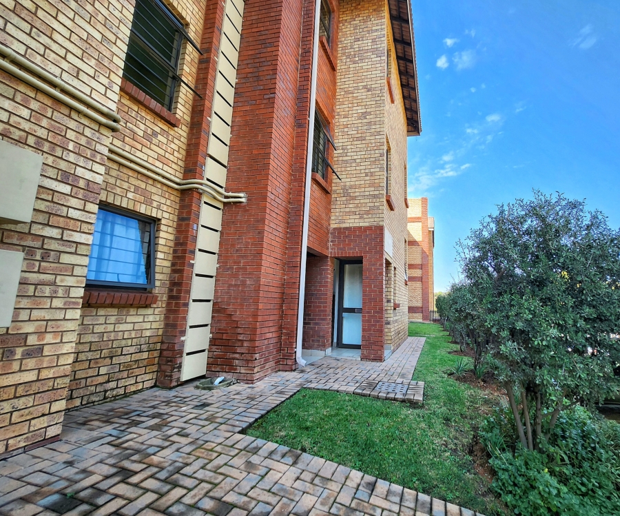 1 Bedroom Property for Sale in Olivedale Gauteng