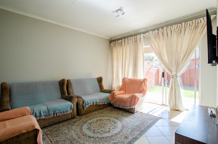 2 Bedroom Property for Sale in Monavoni A H Gauteng