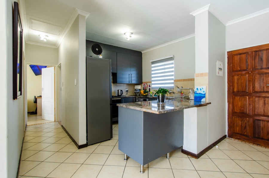 2 Bedroom Property for Sale in Monavoni A H Gauteng
