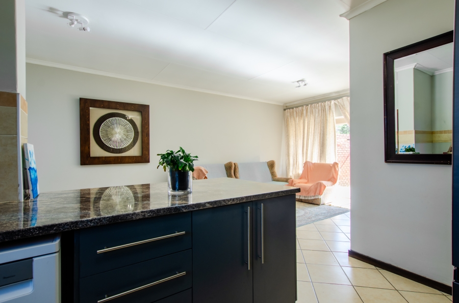 2 Bedroom Property for Sale in Monavoni A H Gauteng