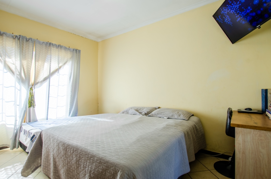 2 Bedroom Property for Sale in Monavoni A H Gauteng
