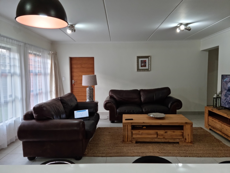 To Let 3 Bedroom Property for Rent in Glen Marais Gauteng
