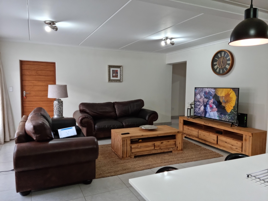 To Let 3 Bedroom Property for Rent in Glen Marais Gauteng