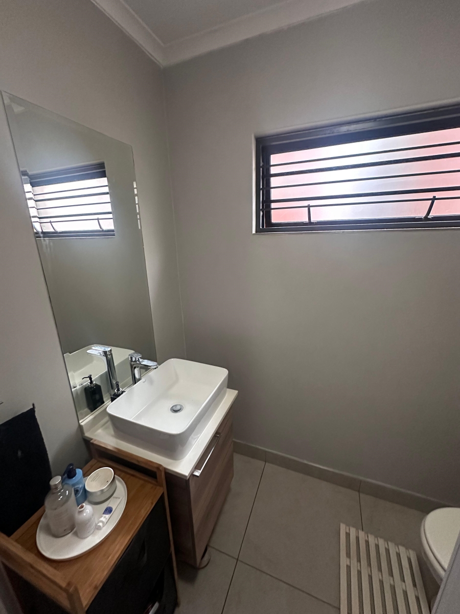 To Let 3 Bedroom Property for Rent in Glen Marais Gauteng