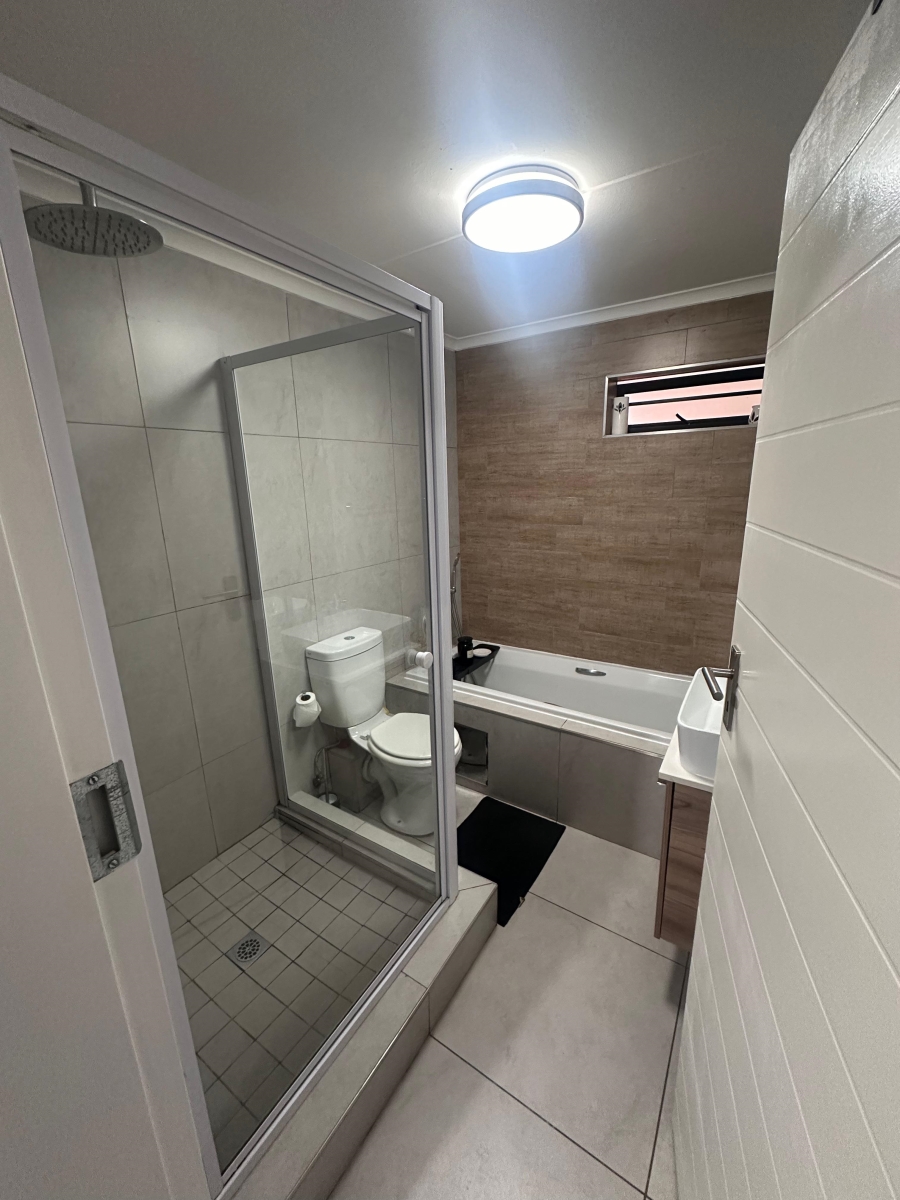To Let 3 Bedroom Property for Rent in Glen Marais Gauteng