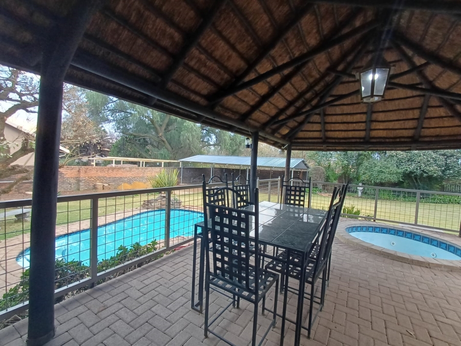 4 Bedroom Property for Sale in Flora Gardens Gauteng