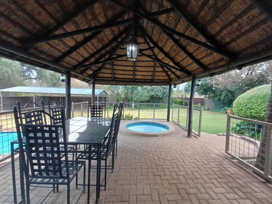 4 Bedroom Property for Sale in Flora Gardens Gauteng