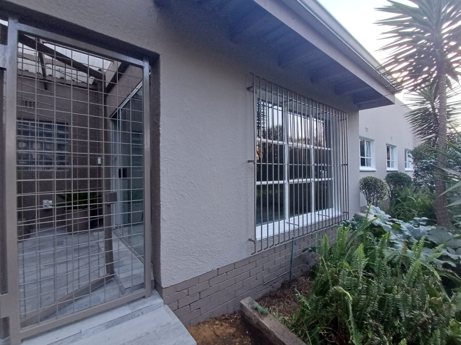 4 Bedroom Property for Sale in Flora Gardens Gauteng
