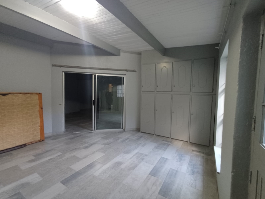 4 Bedroom Property for Sale in Flora Gardens Gauteng