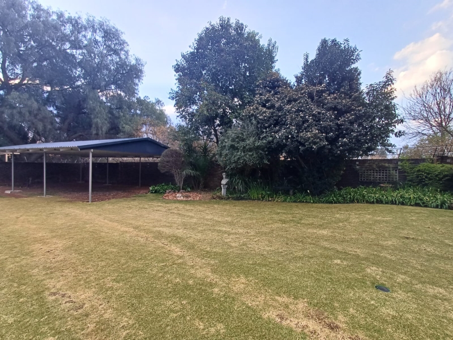 4 Bedroom Property for Sale in Flora Gardens Gauteng