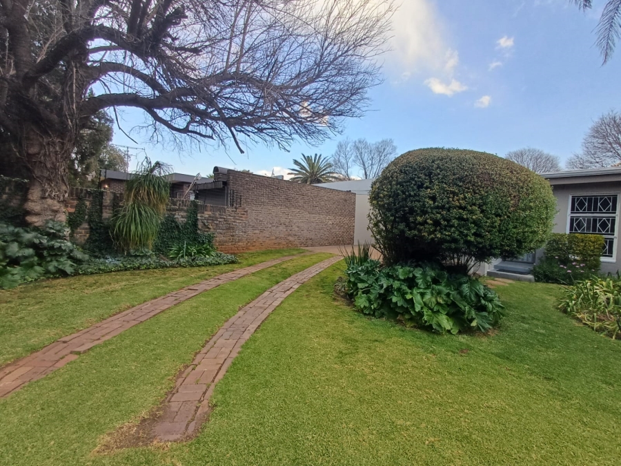 4 Bedroom Property for Sale in Flora Gardens Gauteng