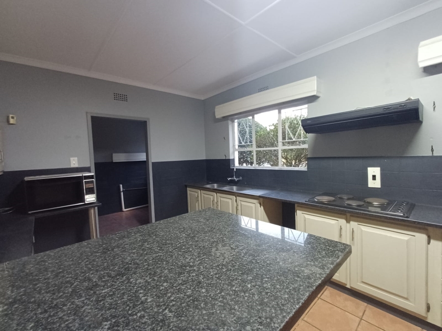4 Bedroom Property for Sale in Flora Gardens Gauteng