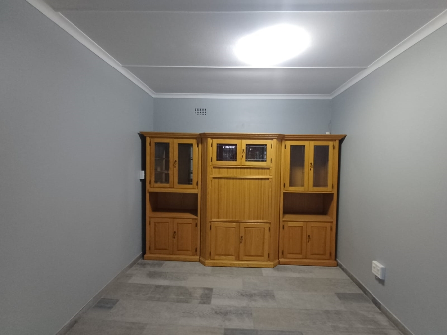 4 Bedroom Property for Sale in Flora Gardens Gauteng