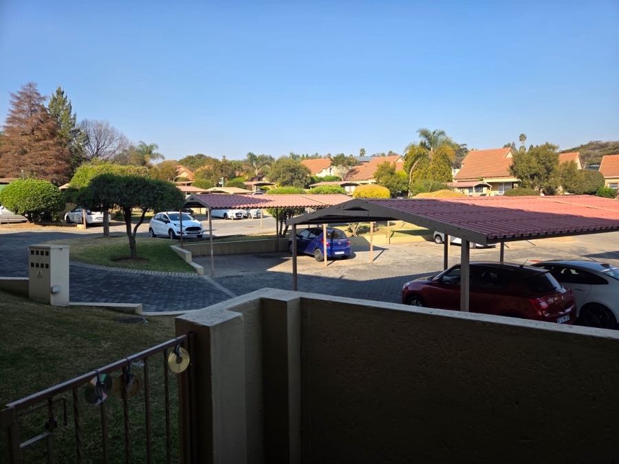 To Let 2 Bedroom Property for Rent in Sunninghill Gauteng