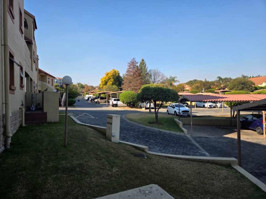 To Let 2 Bedroom Property for Rent in Sunninghill Gauteng