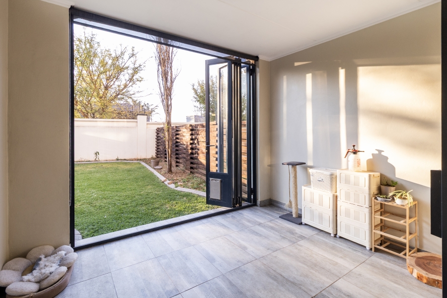 3 Bedroom Property for Sale in Greenstone Crest Gauteng