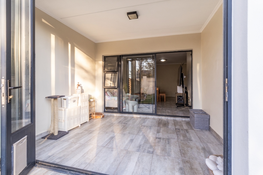 3 Bedroom Property for Sale in Greenstone Crest Gauteng