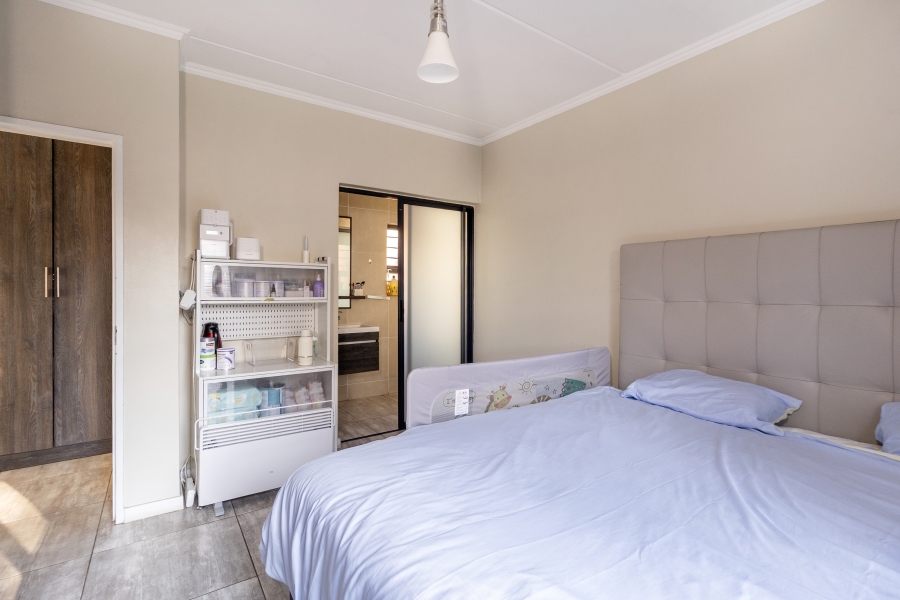 3 Bedroom Property for Sale in Greenstone Crest Gauteng