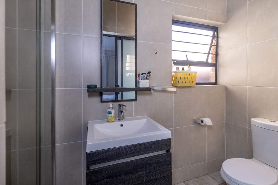 3 Bedroom Property for Sale in Greenstone Crest Gauteng