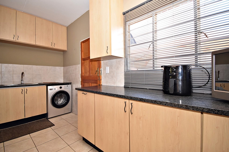 2 Bedroom Property for Sale in Olivedale Gauteng