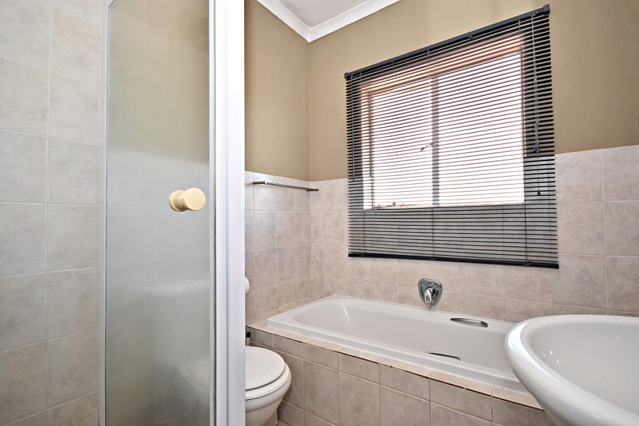 2 Bedroom Property for Sale in Olivedale Gauteng
