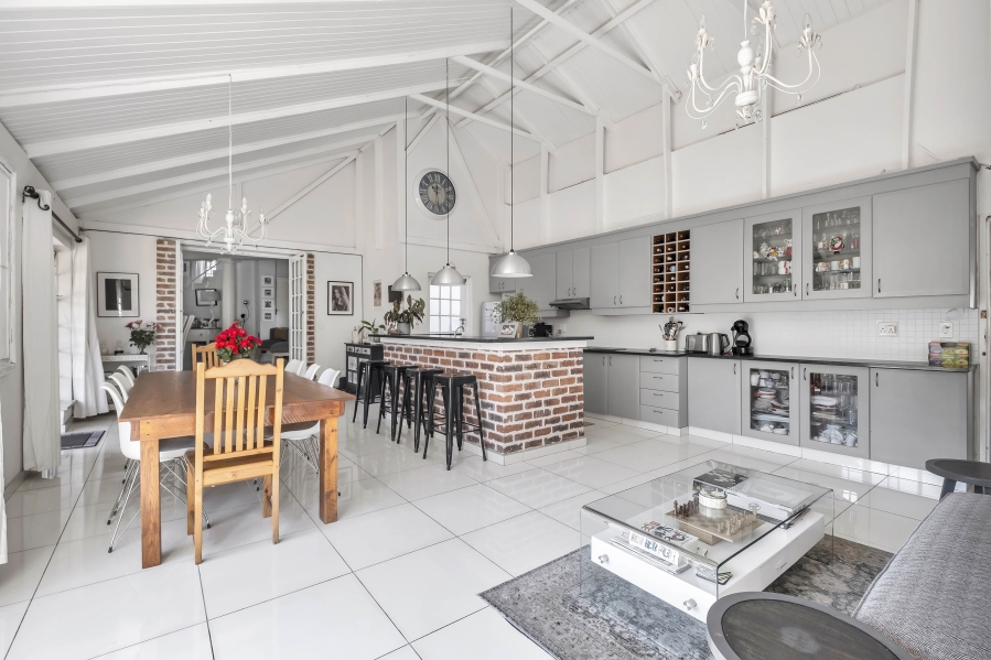 4 Bedroom Property for Sale in Linden Gauteng