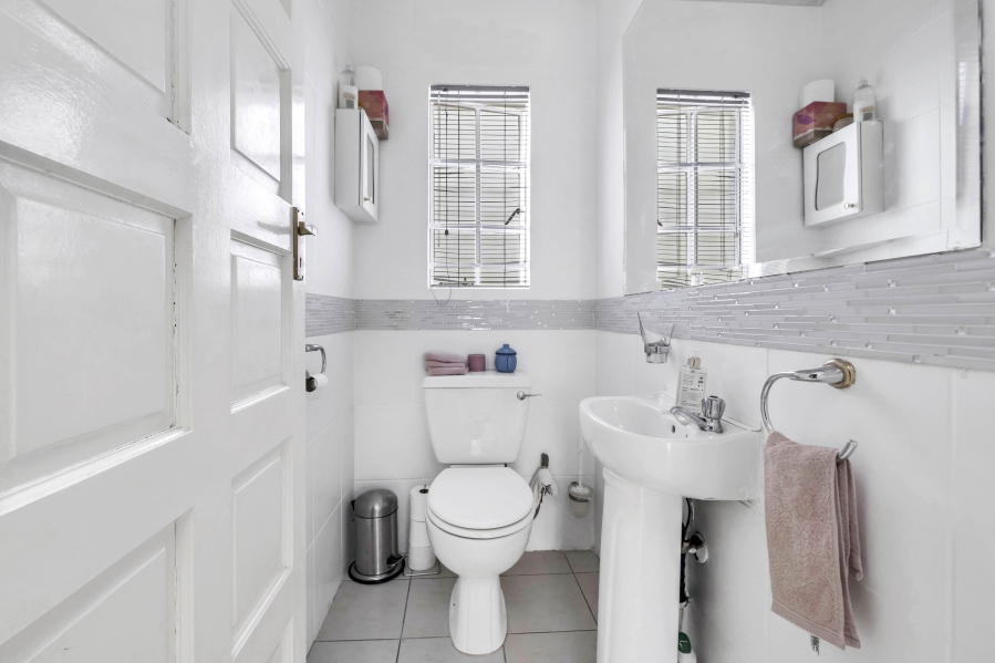 4 Bedroom Property for Sale in Linden Gauteng