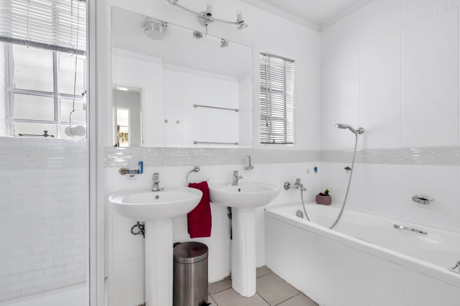 4 Bedroom Property for Sale in Linden Gauteng
