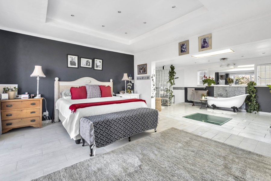 4 Bedroom Property for Sale in Linden Gauteng