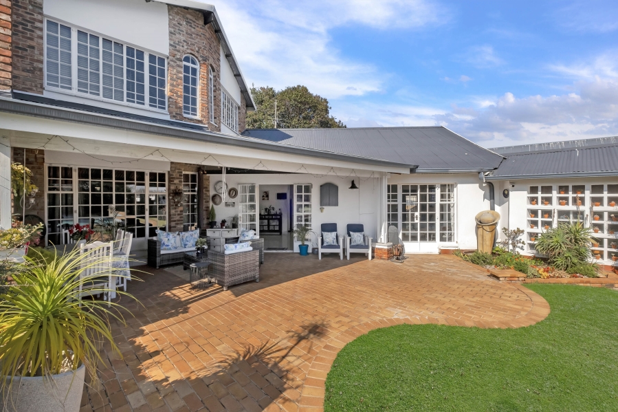 4 Bedroom Property for Sale in Linden Gauteng