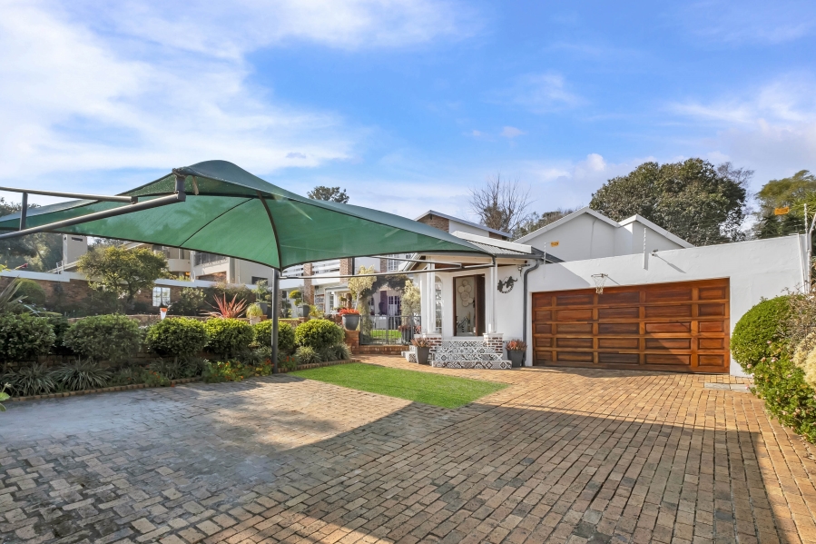 4 Bedroom Property for Sale in Linden Gauteng