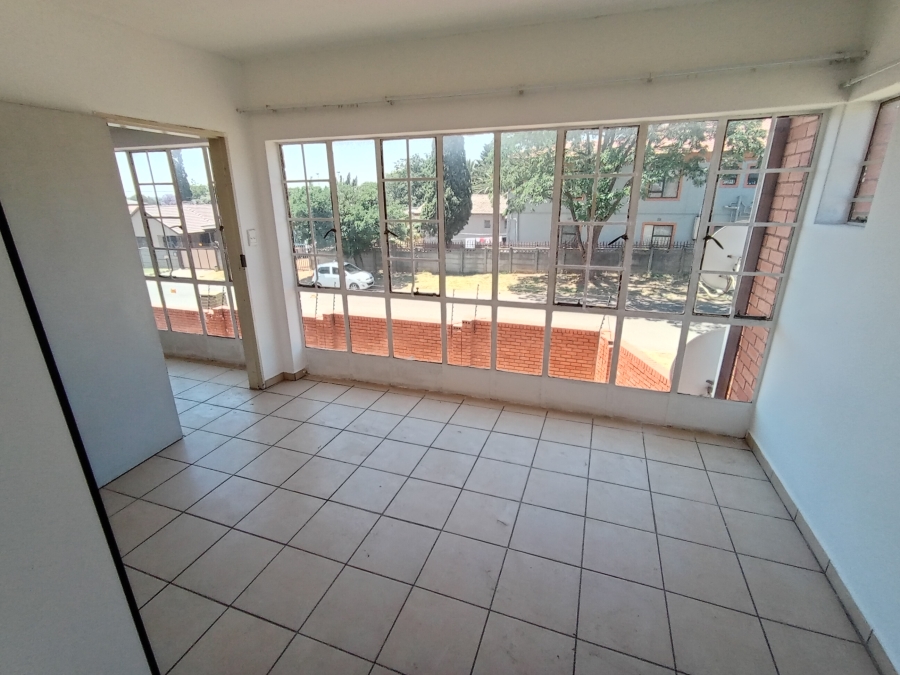 To Let 1 Bedroom Property for Rent in Cresslawn Gauteng