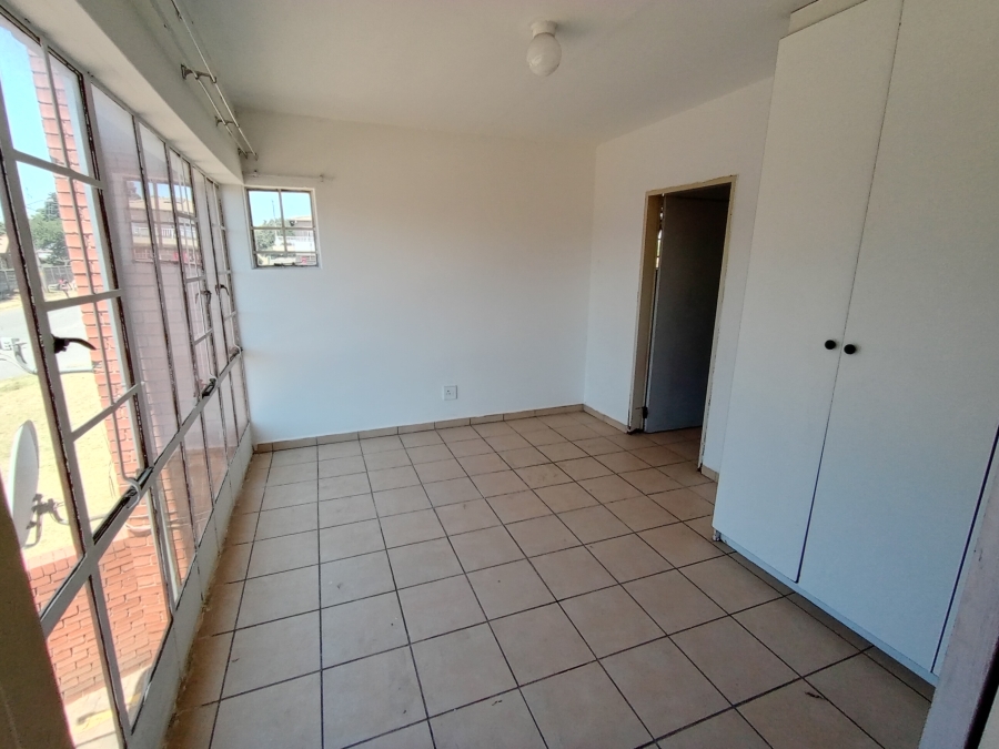 To Let 1 Bedroom Property for Rent in Cresslawn Gauteng