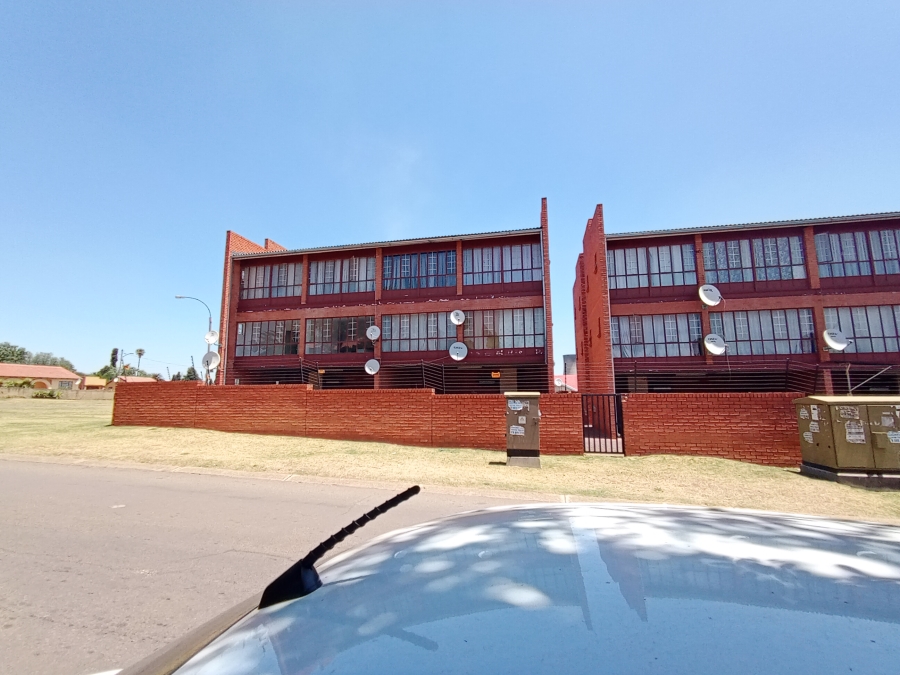 To Let 1 Bedroom Property for Rent in Cresslawn Gauteng