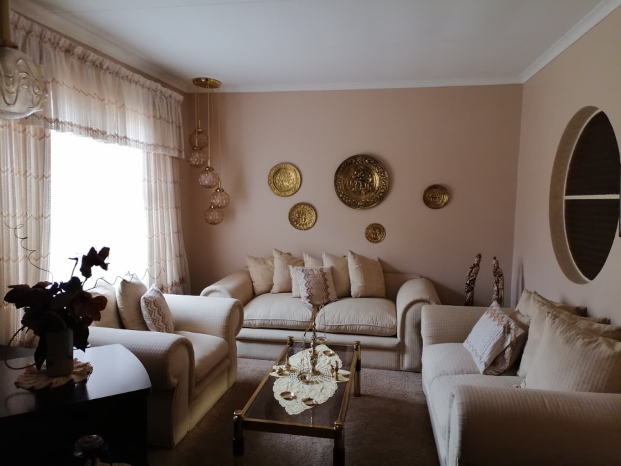 4 Bedroom Property for Sale in Greenhills Gauteng