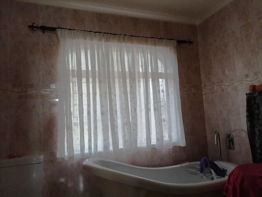 4 Bedroom Property for Sale in Greenhills Gauteng