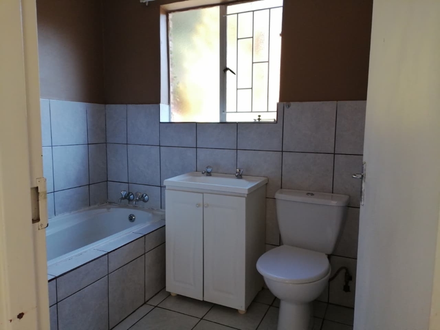 4 Bedroom Property for Sale in Greenhills Gauteng