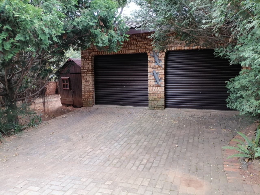 4 Bedroom Property for Sale in Greenhills Gauteng