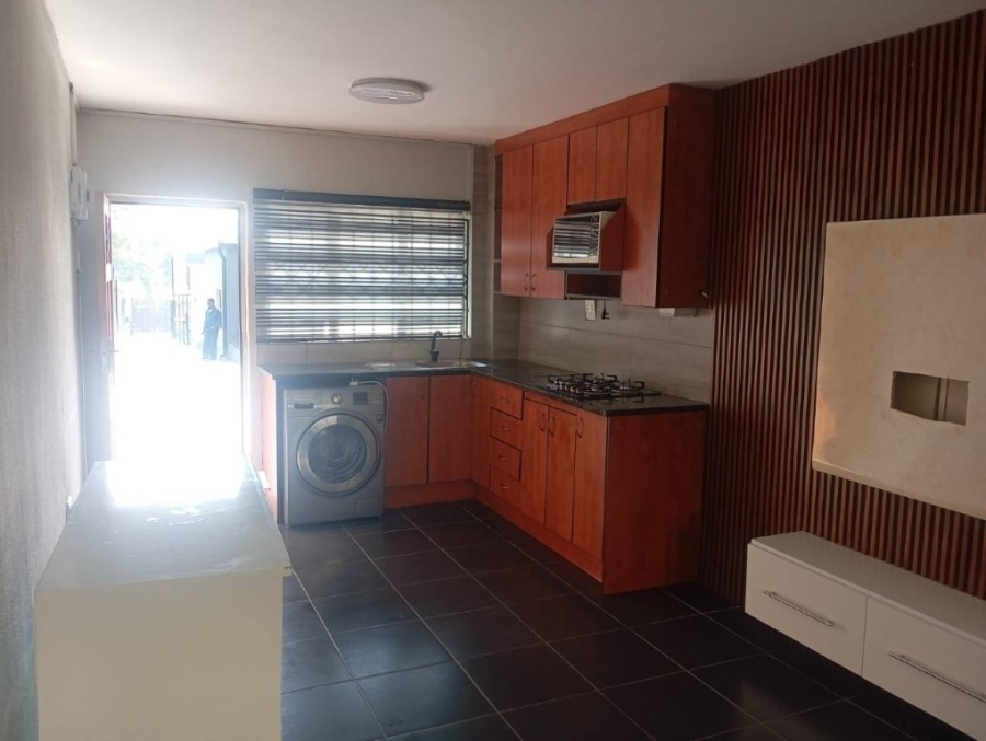 To Let 1 Bedroom Property for Rent in Kensington Gauteng