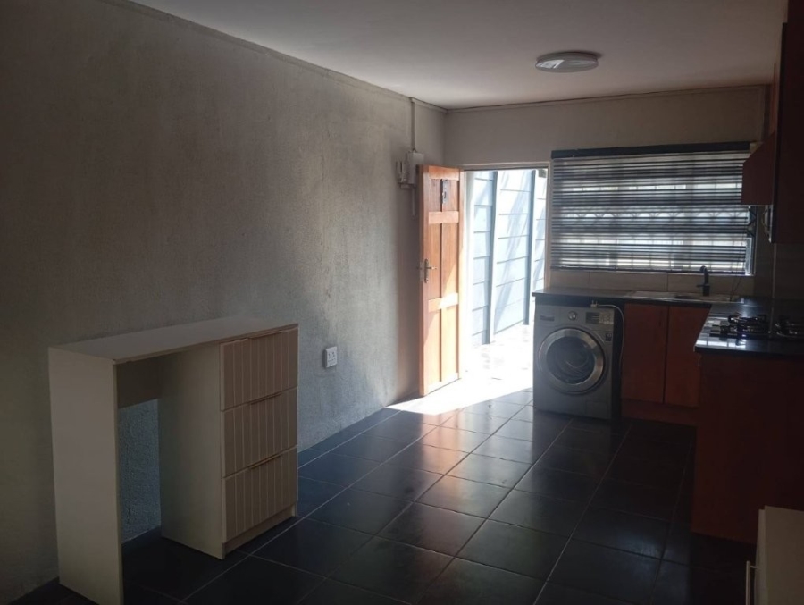 To Let 1 Bedroom Property for Rent in Kensington Gauteng