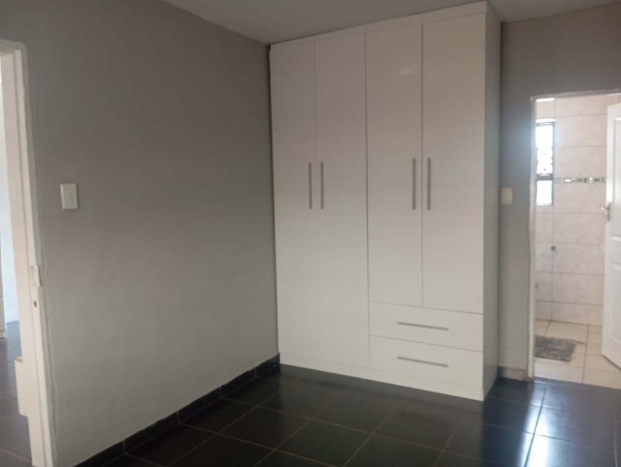 To Let 1 Bedroom Property for Rent in Kensington Gauteng