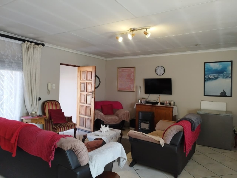 4 Bedroom Property for Sale in Brackendowns Gauteng