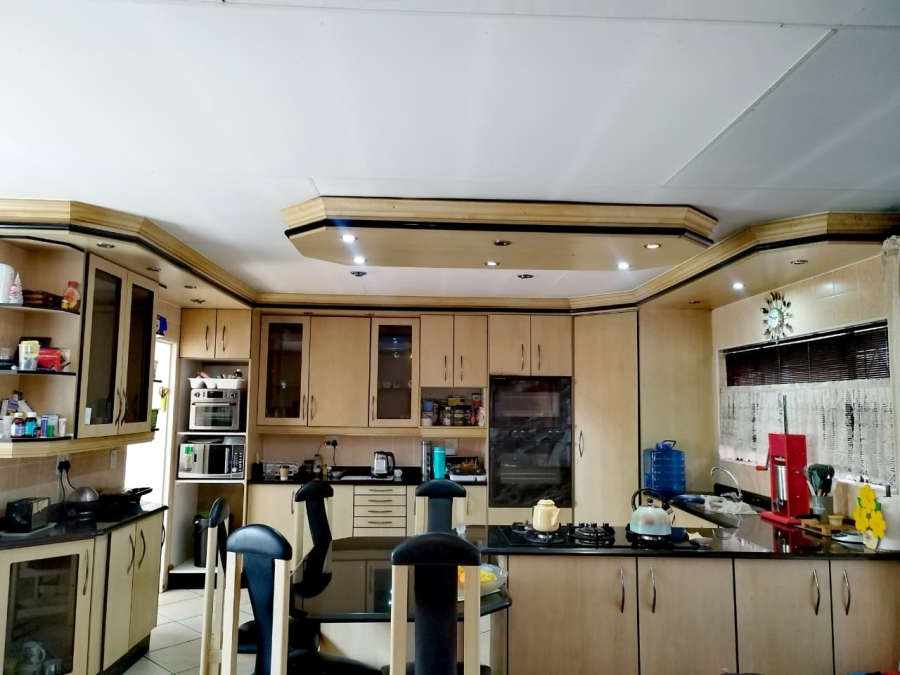 4 Bedroom Property for Sale in Brackendowns Gauteng