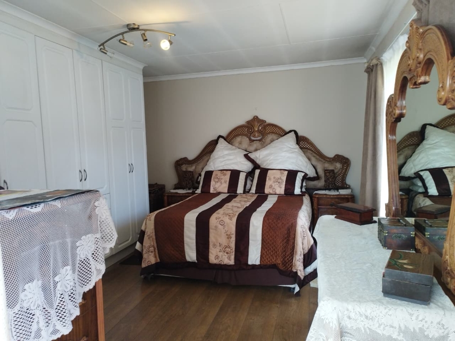 4 Bedroom Property for Sale in Brackendowns Gauteng