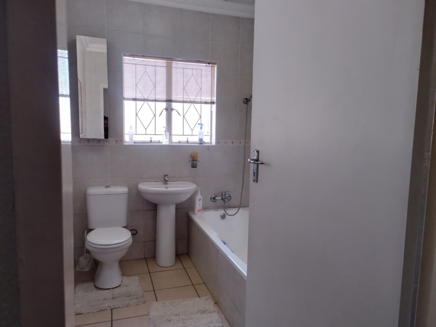 4 Bedroom Property for Sale in Brackendowns Gauteng