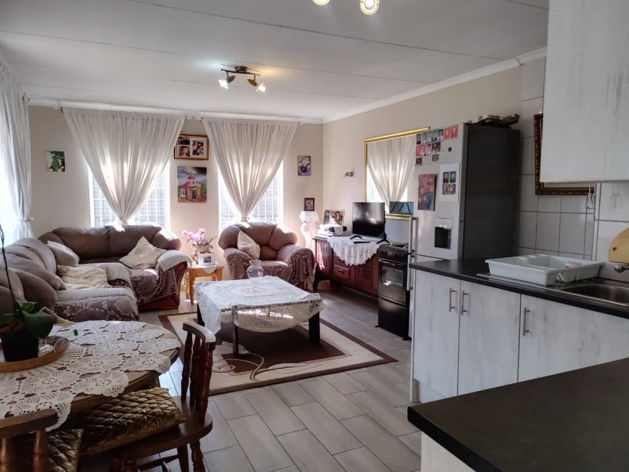 4 Bedroom Property for Sale in Brackendowns Gauteng