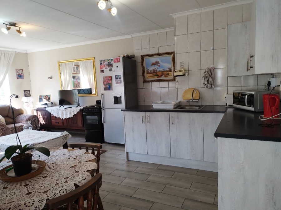4 Bedroom Property for Sale in Brackendowns Gauteng